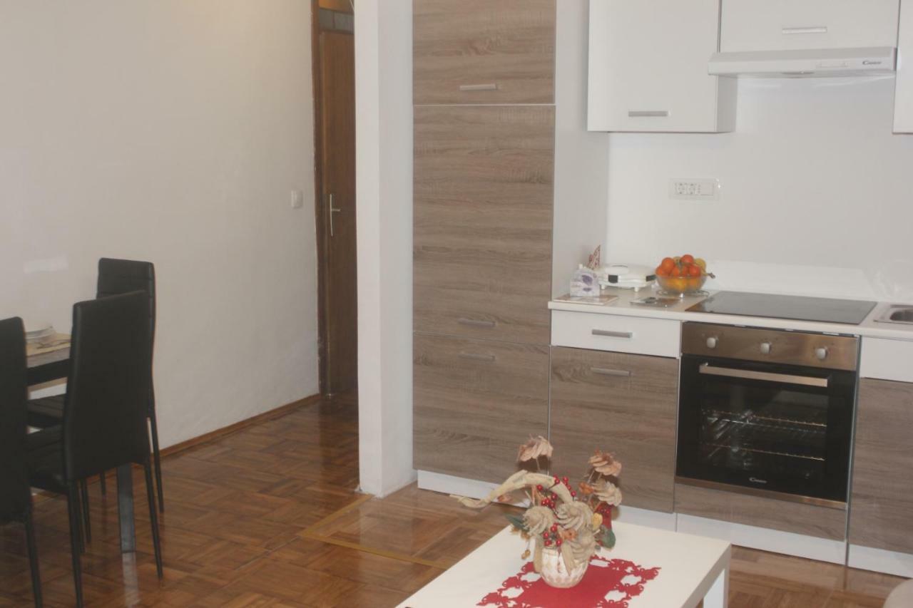 Apartman Jadranka Njivice Bagian luar foto
